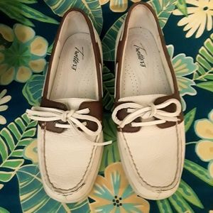 Trotters Loafers
